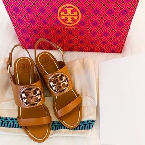 ⭐️Miller Metal-Logo Wedge Sandals⭐️